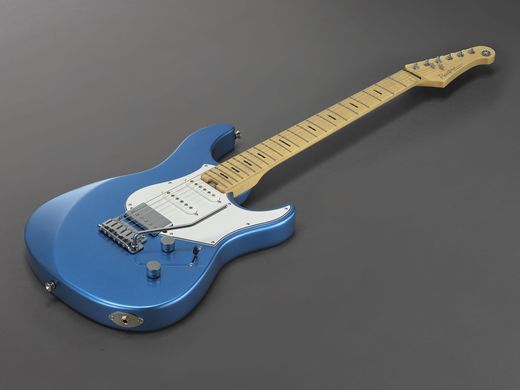 YAMAHA PACIFICA PROFESSIONAL (Sparkle Blue)