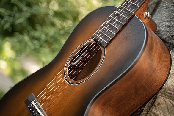 CORT Core-DC Mahogany (Open Pore Black Burst)